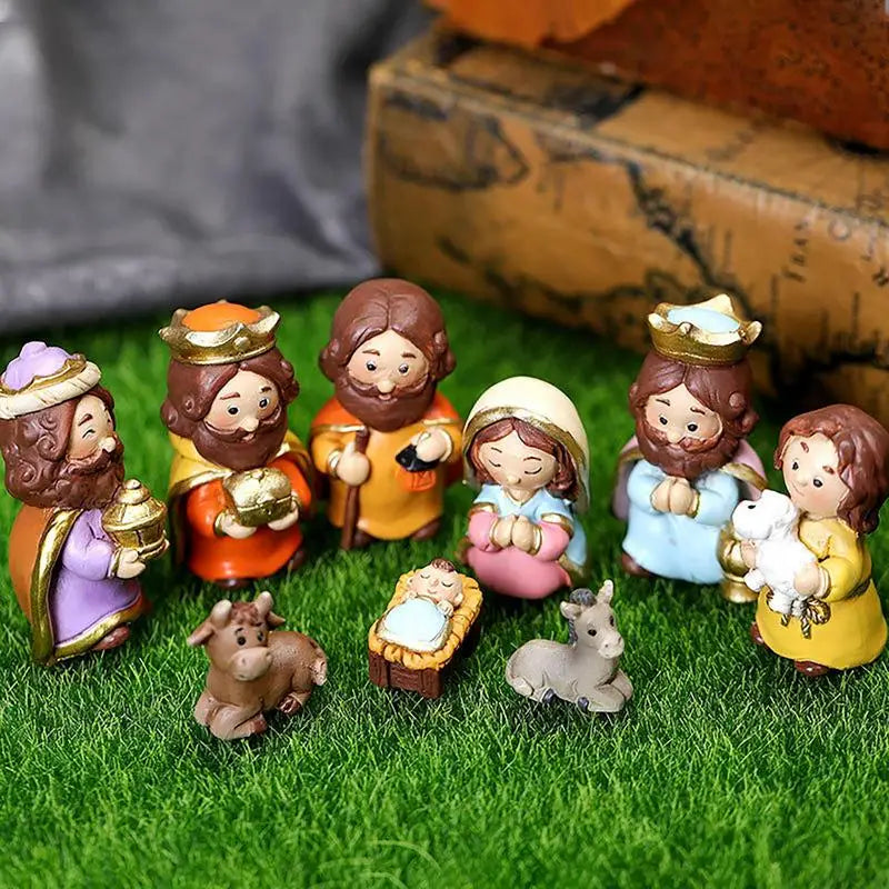 Charming Resin Nativity Scene for Christmas Decor - Image 6