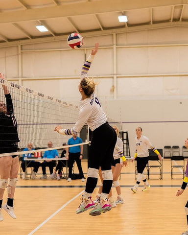 Women Volleyball Leggings & Why Volleyball Athletes Wear Them – REN  Athletics