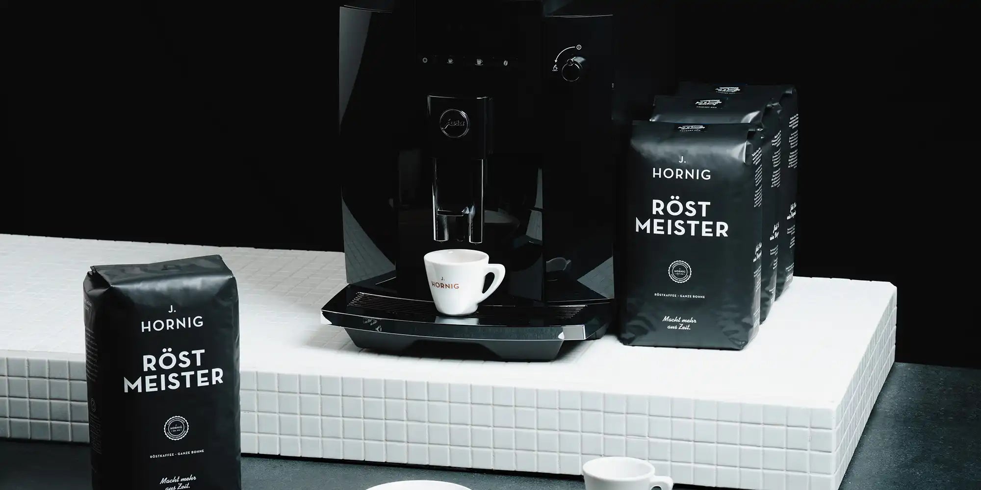 jhornig-business-roestmeister-kaffeevollautomat.webp__PID:604bf4aa-b6b2-4e88-9297-38f6cdc6f026