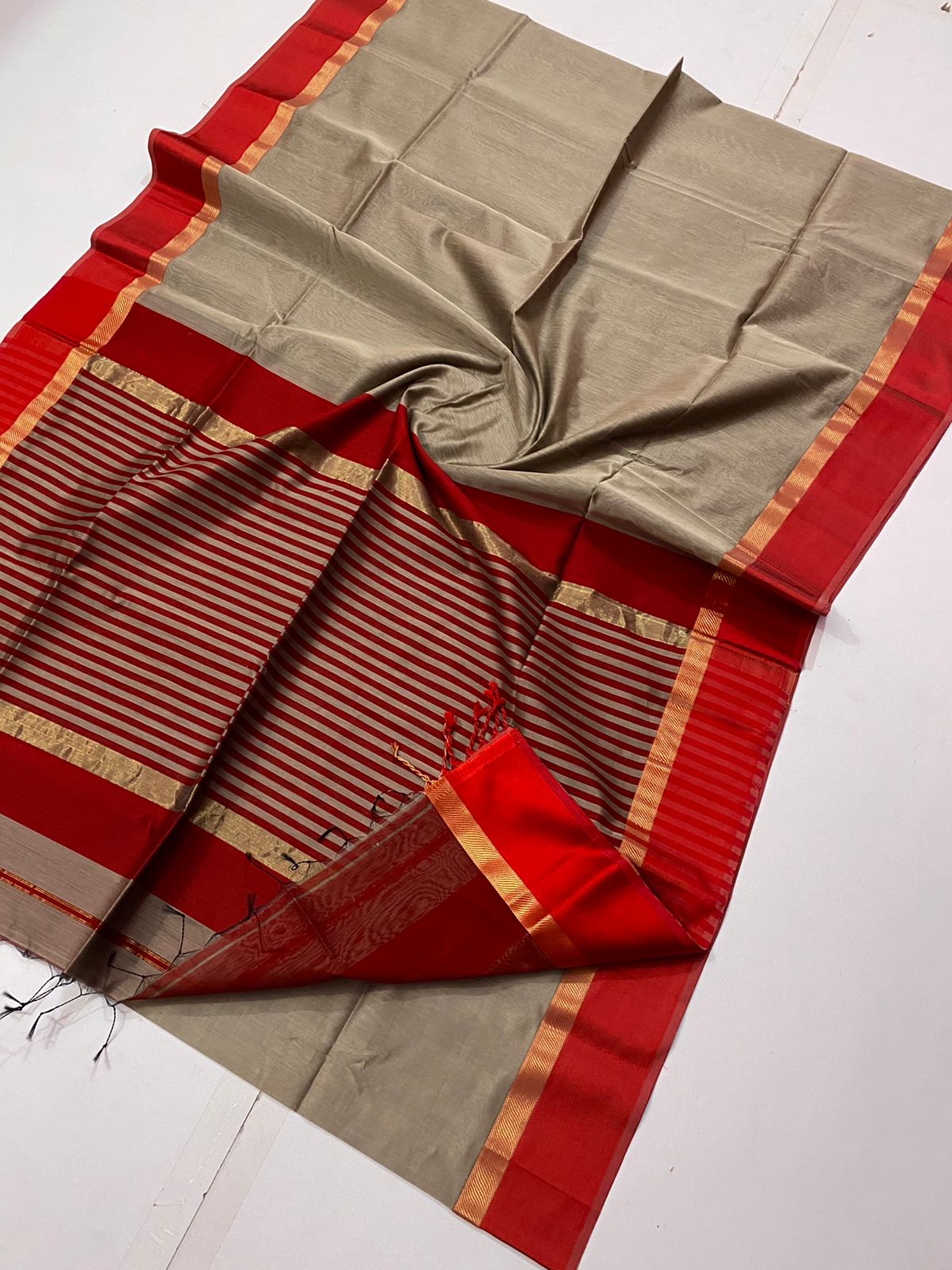 Handweave Maheshwari Handloom Mustard and Blue Checks Silk Cotton Sare