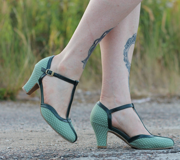 aldrig kontrol forfader Ava Tales | Green Canvas and Leather t-strap heeled pumps | Lola Ramona
