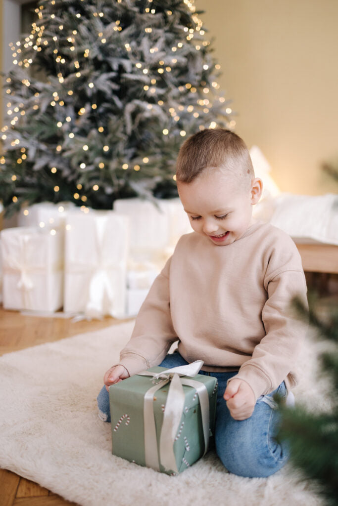 Las posibles consecuencias de regalar en exceso por Navidad