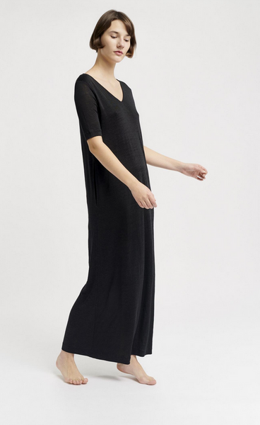Long T shirt dress black linen sustainable ethical fashion