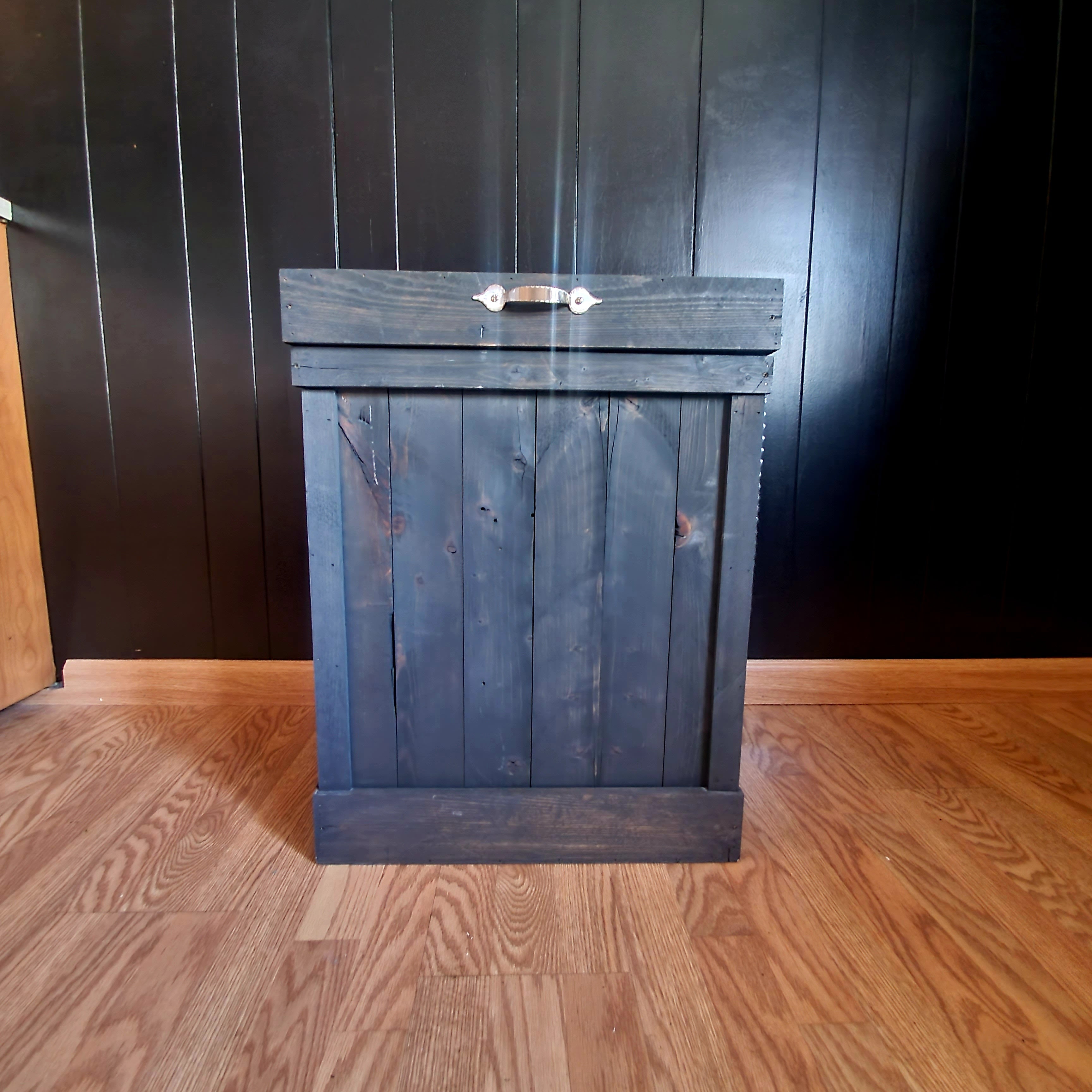 Trash Can Holder