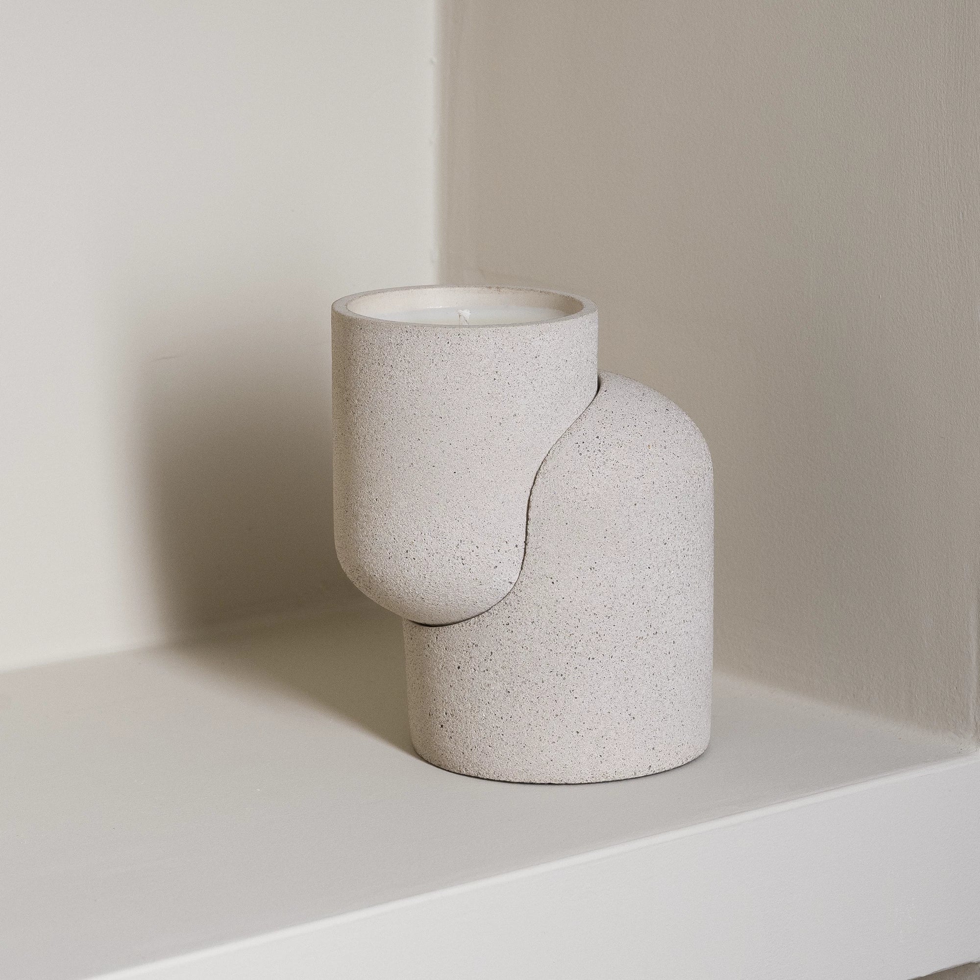 Concrete And Colour Candle Pots By TheLittleBoysRoom Velas de soja, Arte  con cemento, Manualidades en cemento, Candle Pot
