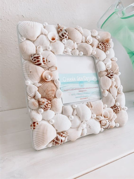 Beach-themed picture frame