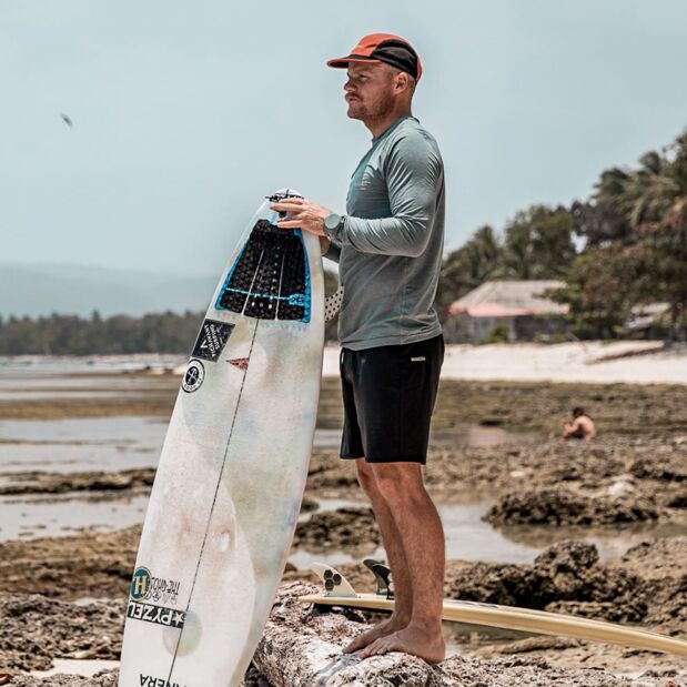 MANERA HAAPITI Boardshorts am Model