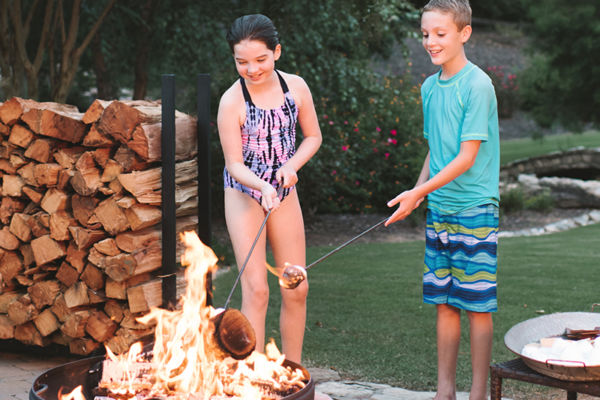 kids cooking marshmellows