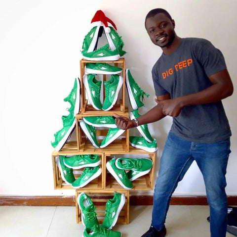 Weihnachten bei Enda in Kenia als Weihnachtsbaum