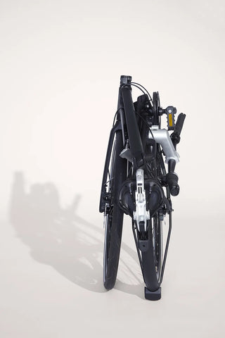 Vélo Bastille plié vue de profil, grande compacité