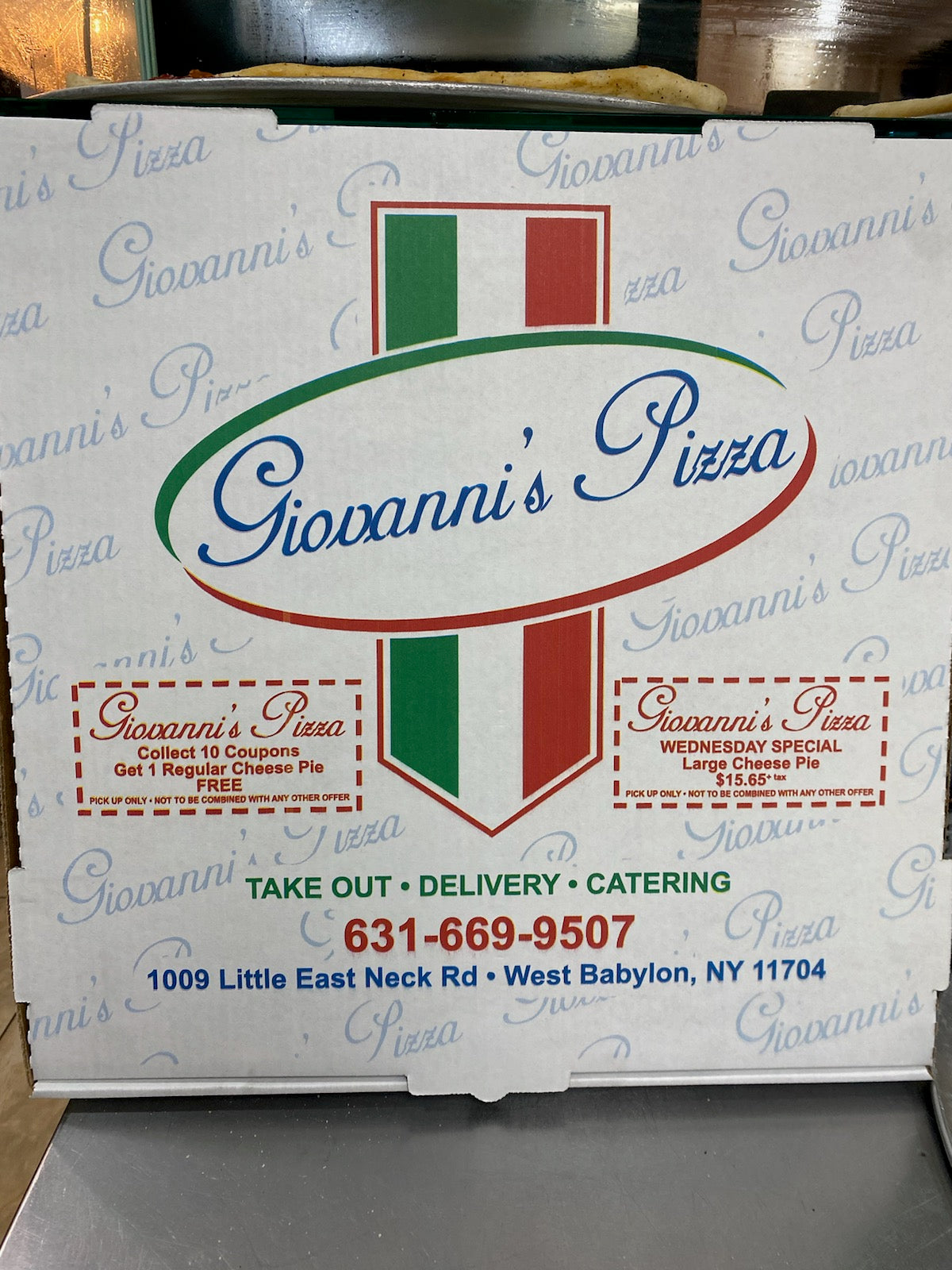 Giovannis_Pizza-_Pizza_Box