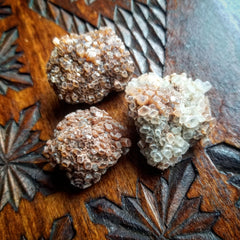 aragonite star clusters with smaller crystals