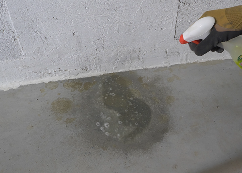 Čišćenje masnoče od ulja na betonu
