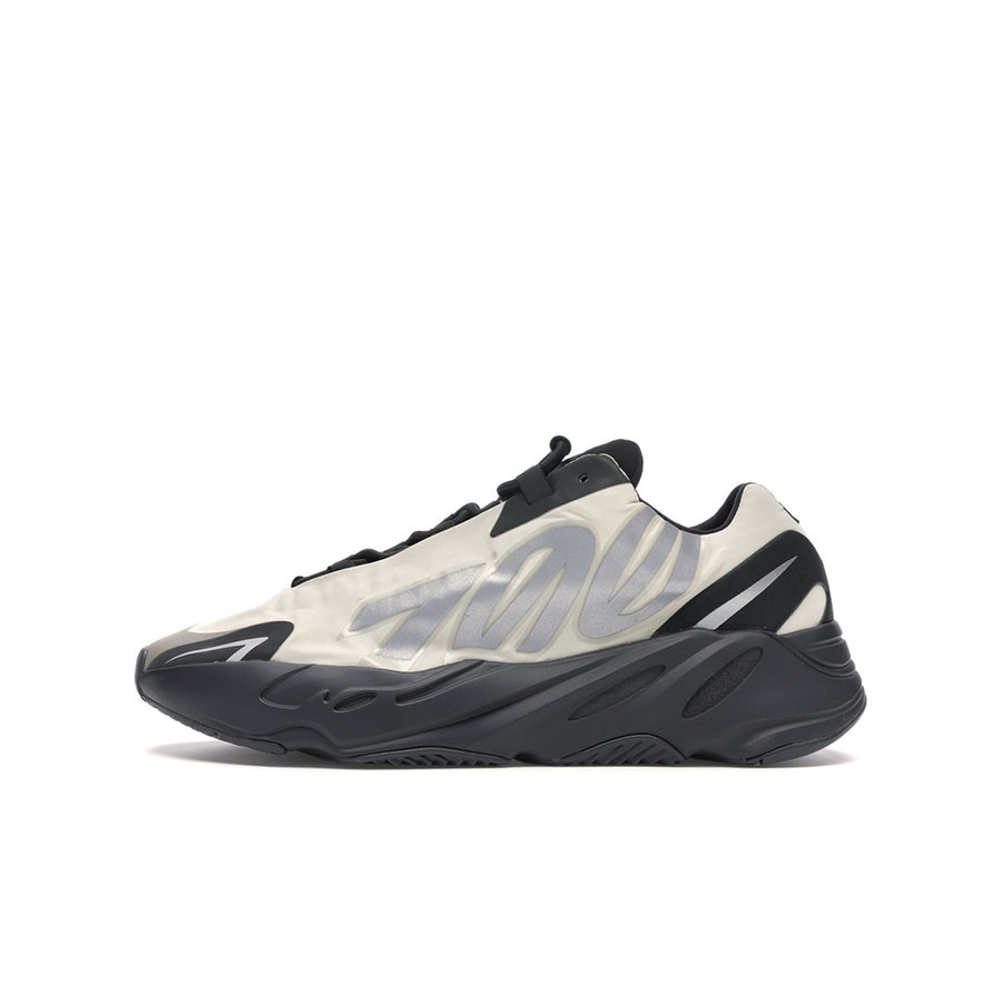 Yeezy 700 - Stay Fresh