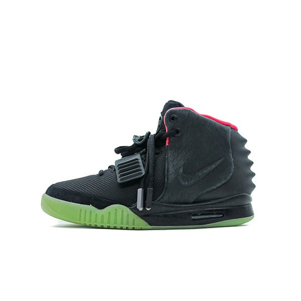 campo perturbación Posesión NIKE AIR YEEZY 2 SOLAR RED 2012 - HotelomegaShops - lebron to sign with  lakers