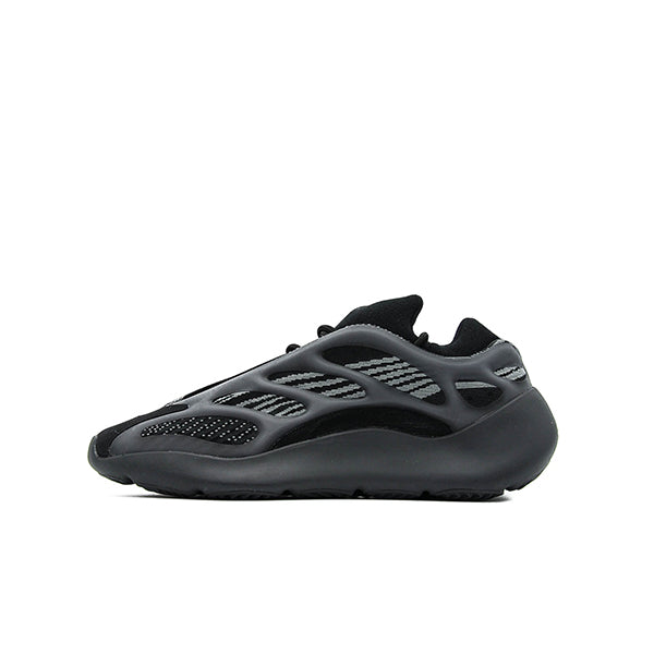 Yeezy 700 - Stay Fresh