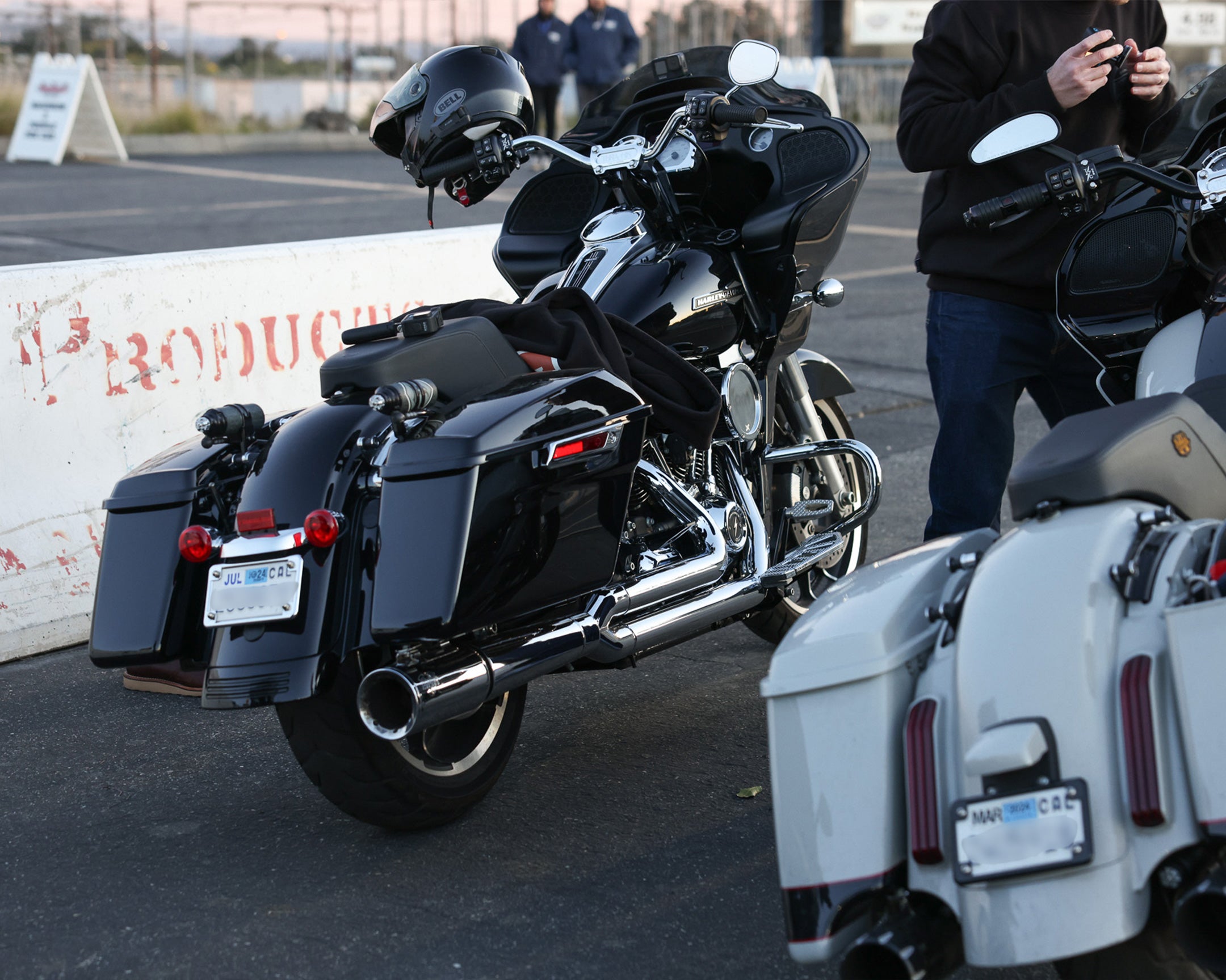 Stock 117" CVO vs Cammed 107" Road Glide! (Battle of the Baggers Ep.7) - Vlog 111