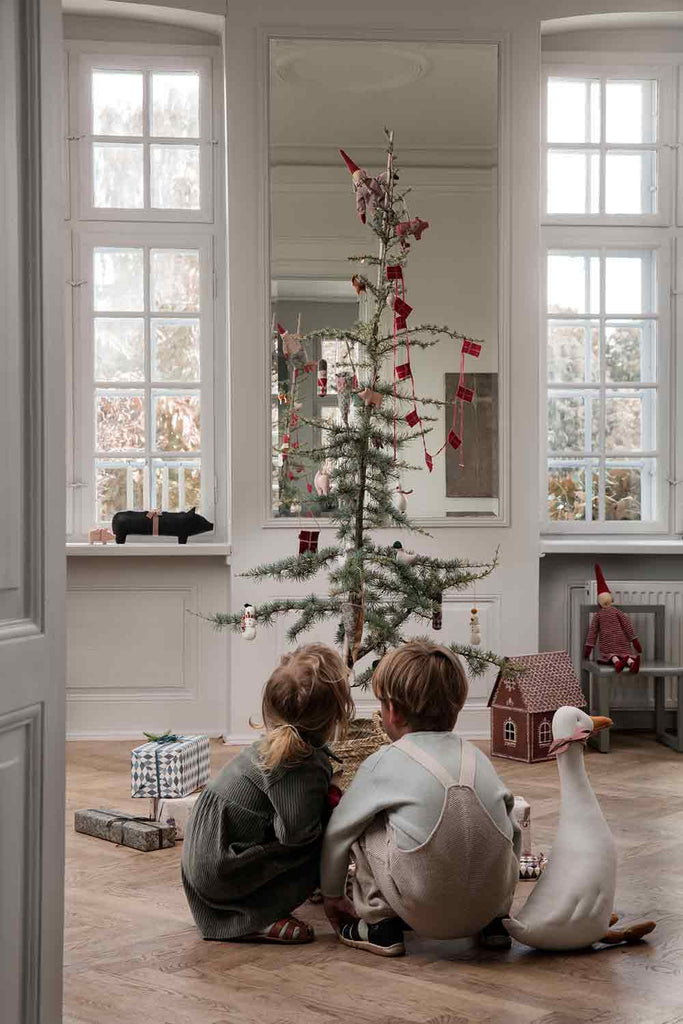 Weihnachtsbaum geschmückt mit Maileg Deko