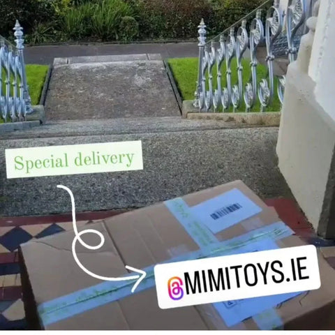 Doorstep delivery of a Mimitoys order in a reused box.