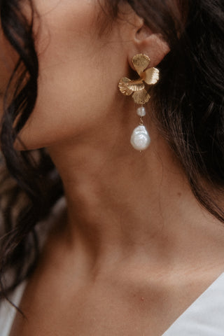 Golden flower wedding earrings