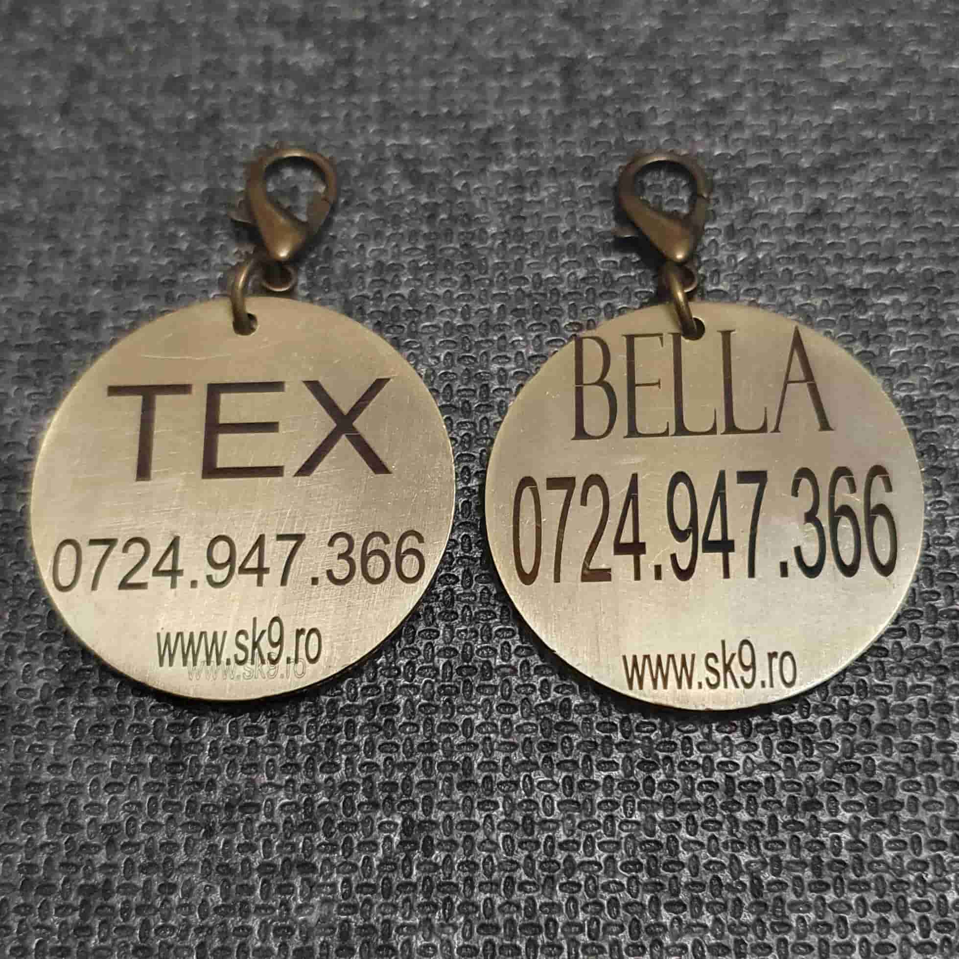 Medalion personalizat cu numele 'Tex' si 'Bella'