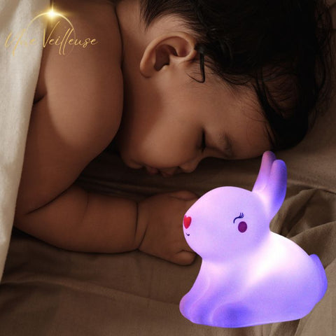 WHA&DARREN Lapin Veilleuse Enfant bébé veilleuse lampe de chevet en  silicone portable lumière multicolore avec télécommande Veilleuse Led soin  des yeux luminosité et couleur réglables Cadeau Lampe : :  Luminaires et Éclairage