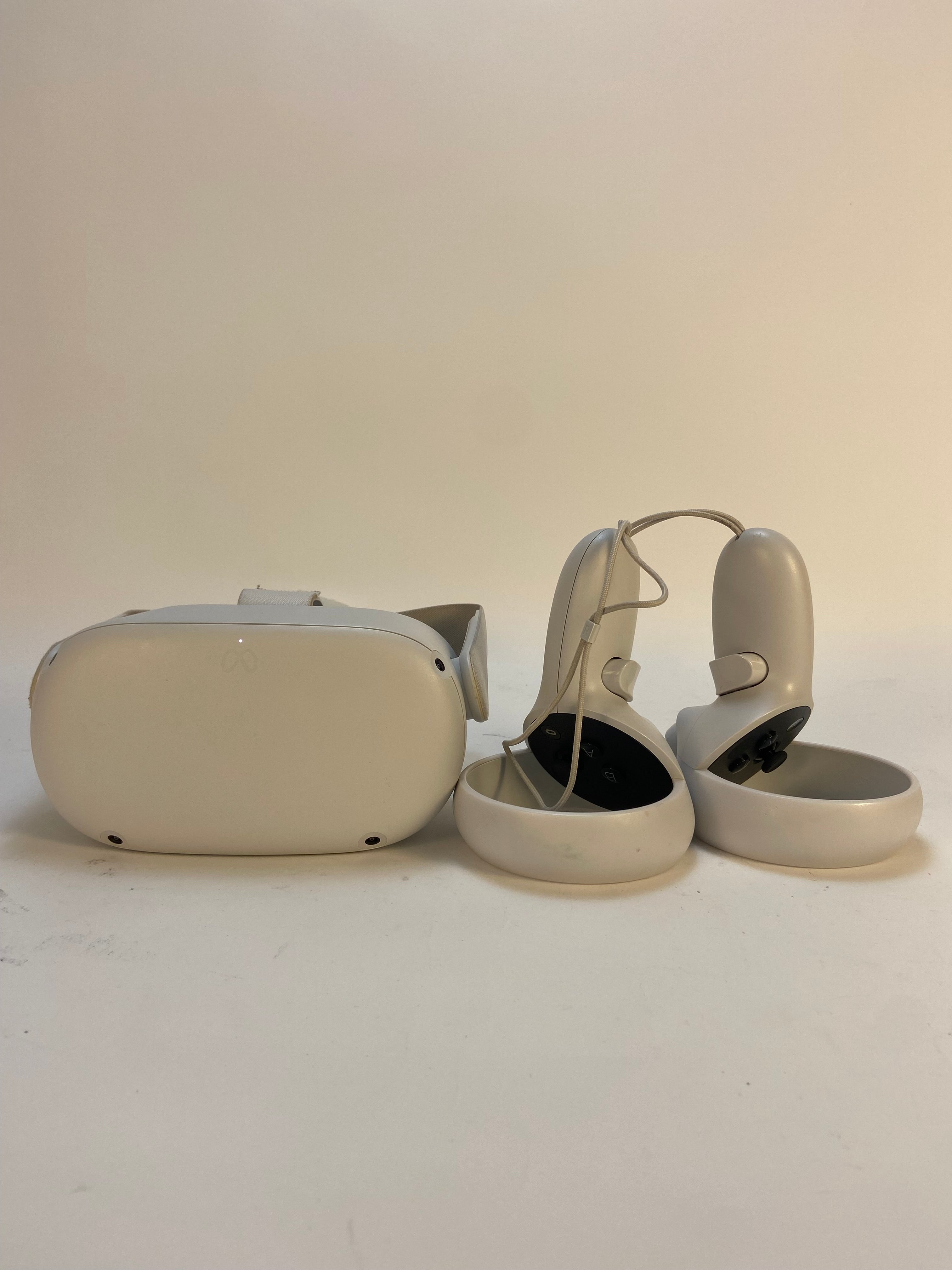 Meta Quest 2 128GB Virtual Reality Headset KW49CM