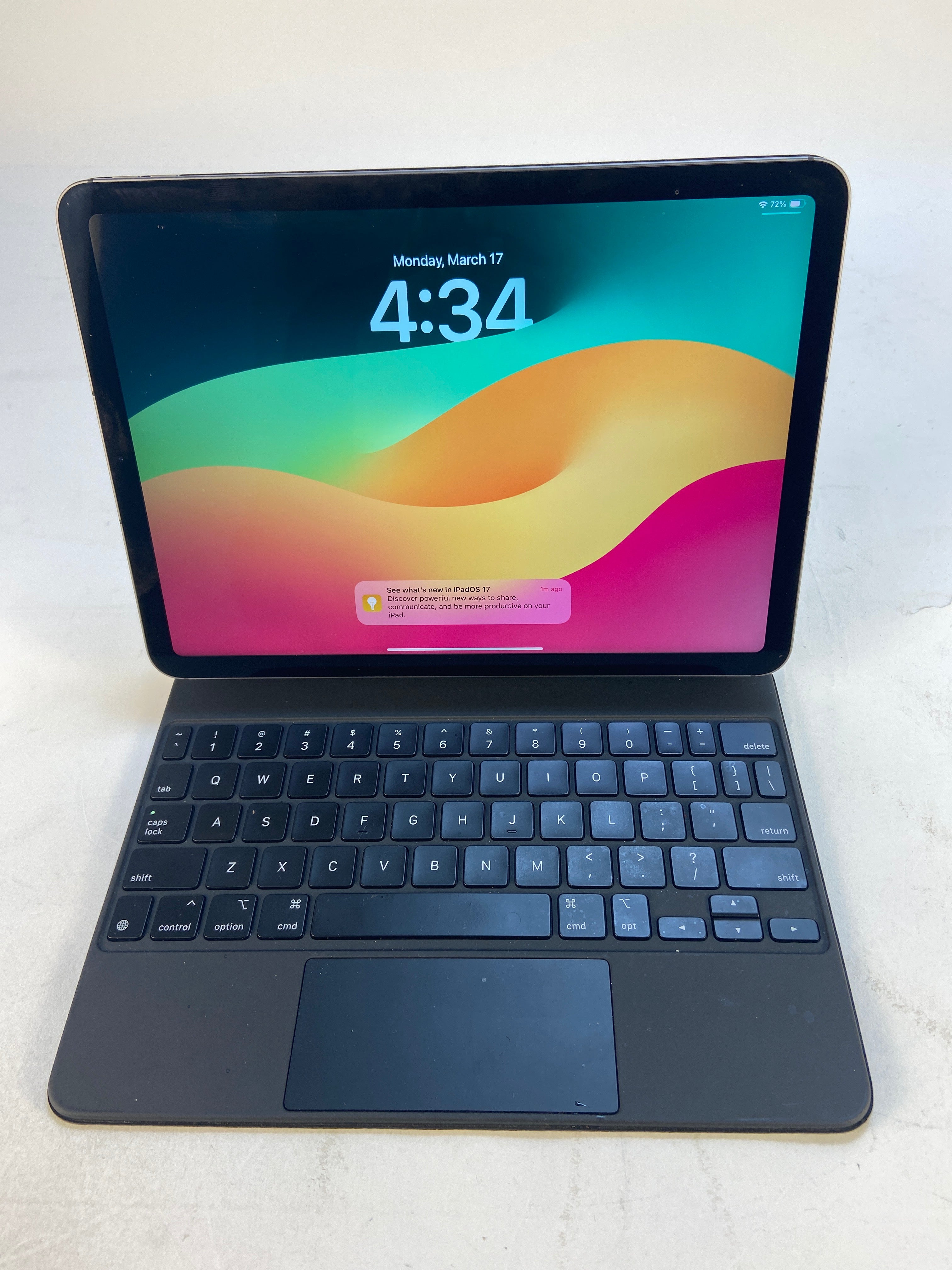 WiFi Only Apple iPad 4th Gen 64GB 17.5.1 Space Gray MYH82LL/A
