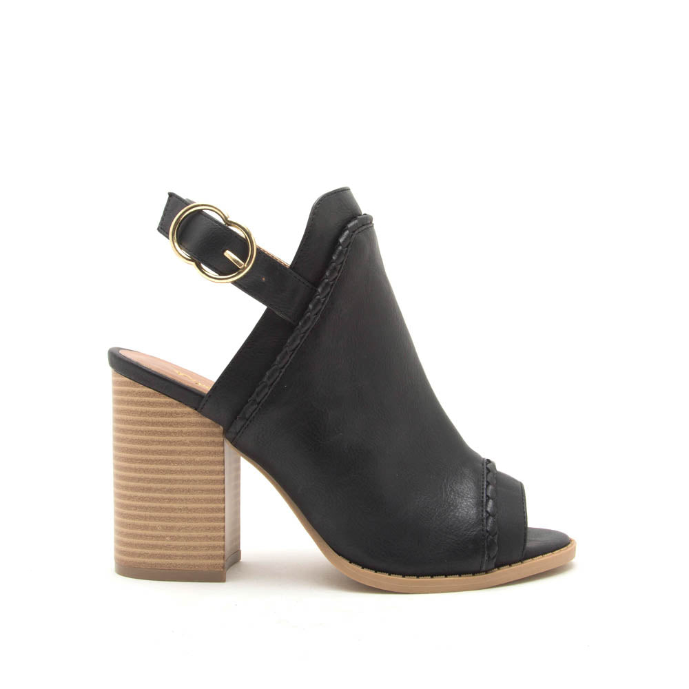 closed toe heeled mules