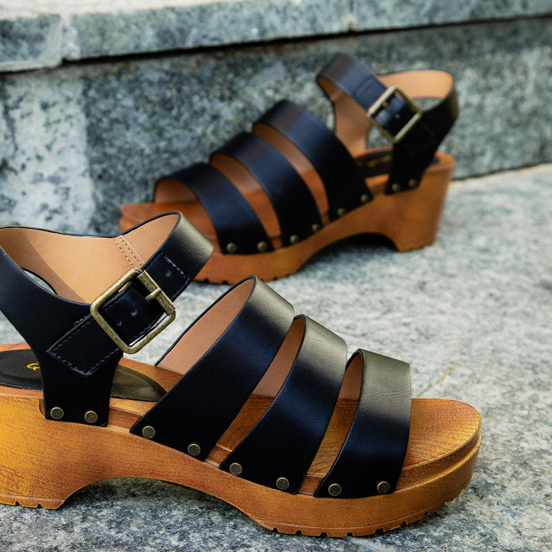 keen black sandals