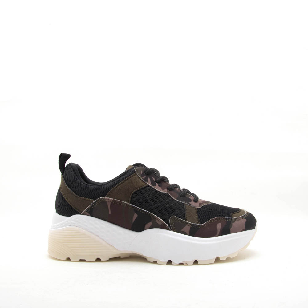 qupid camo sneakers