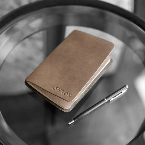 Idée cadeau pour un homme qui a tout avec Carnet de Notes en Cuir avec Monogramme