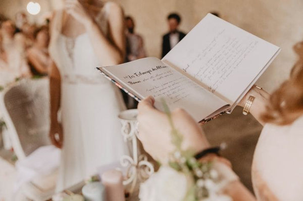 Comment écrire un texte de félicitation pour un mariage ?