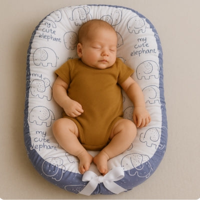 bebe-cocon-motif-elephant-blanc-bleu