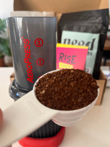 Aeropress add medium ground coffee
