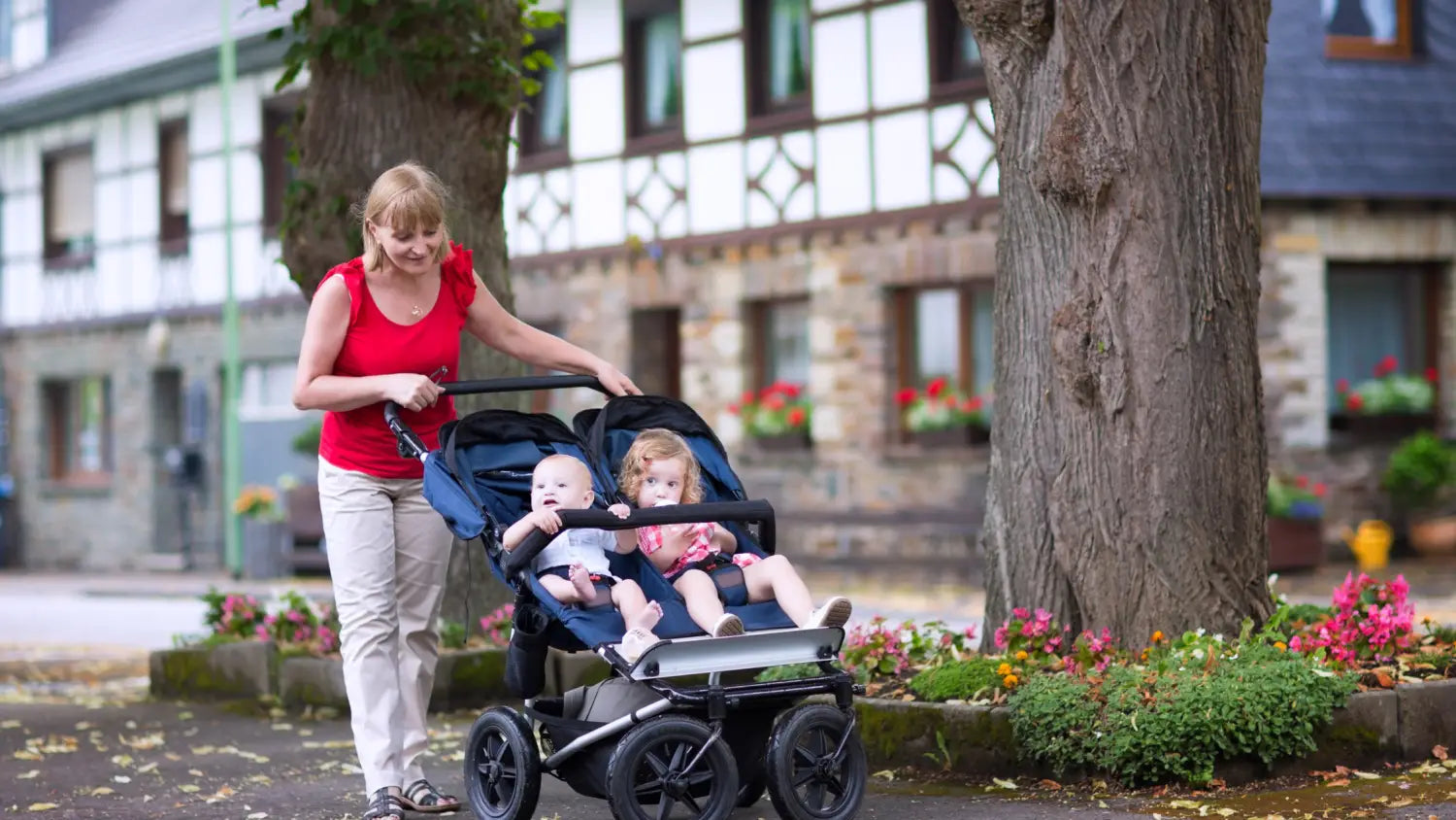 Choosing a Double Stroller: Complete Guide for Young People