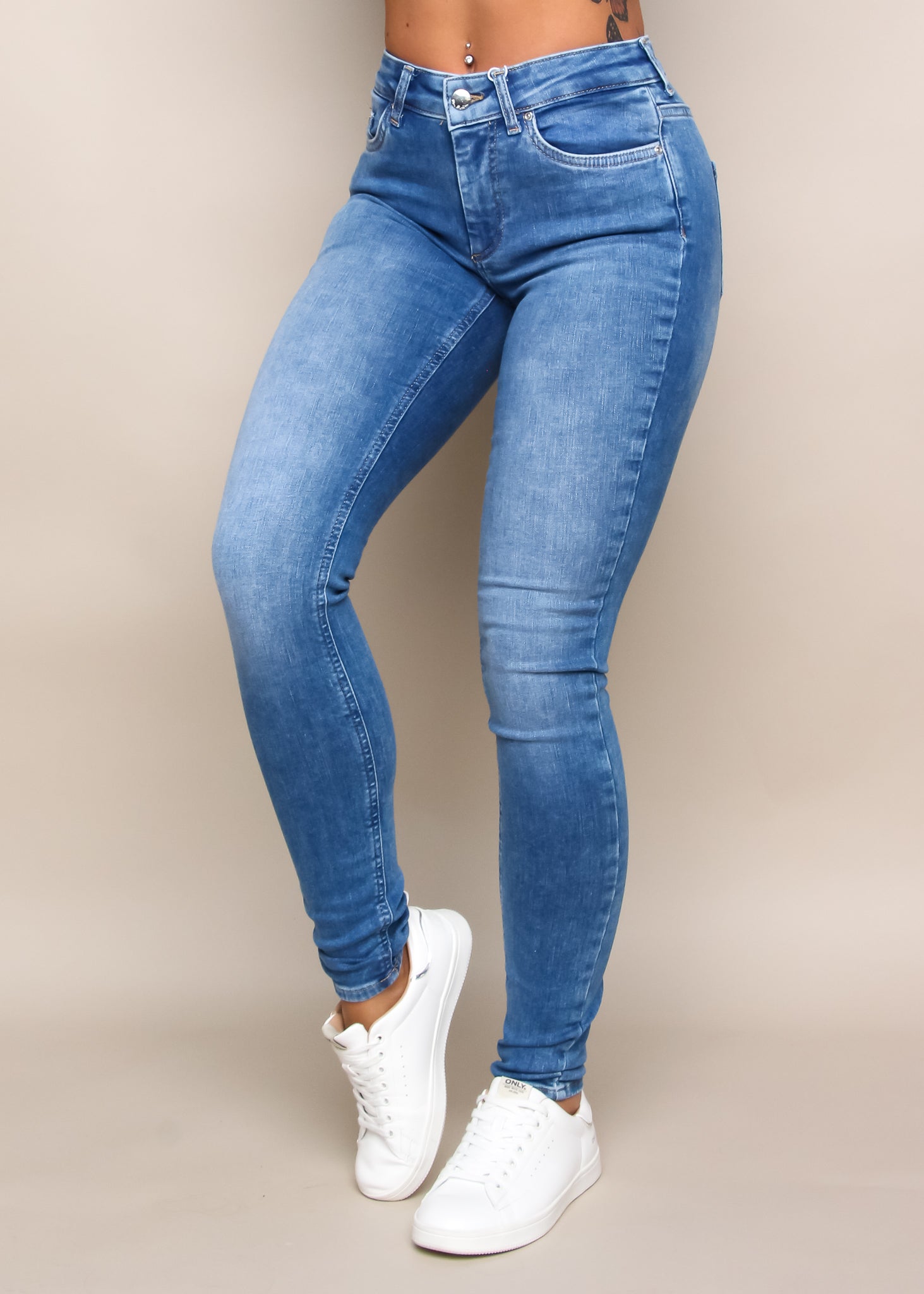 Køb ONLY Blush Skinny Jeans i Mellem Blå
