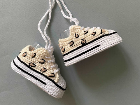 crochet leopard print baby sneakers pattern