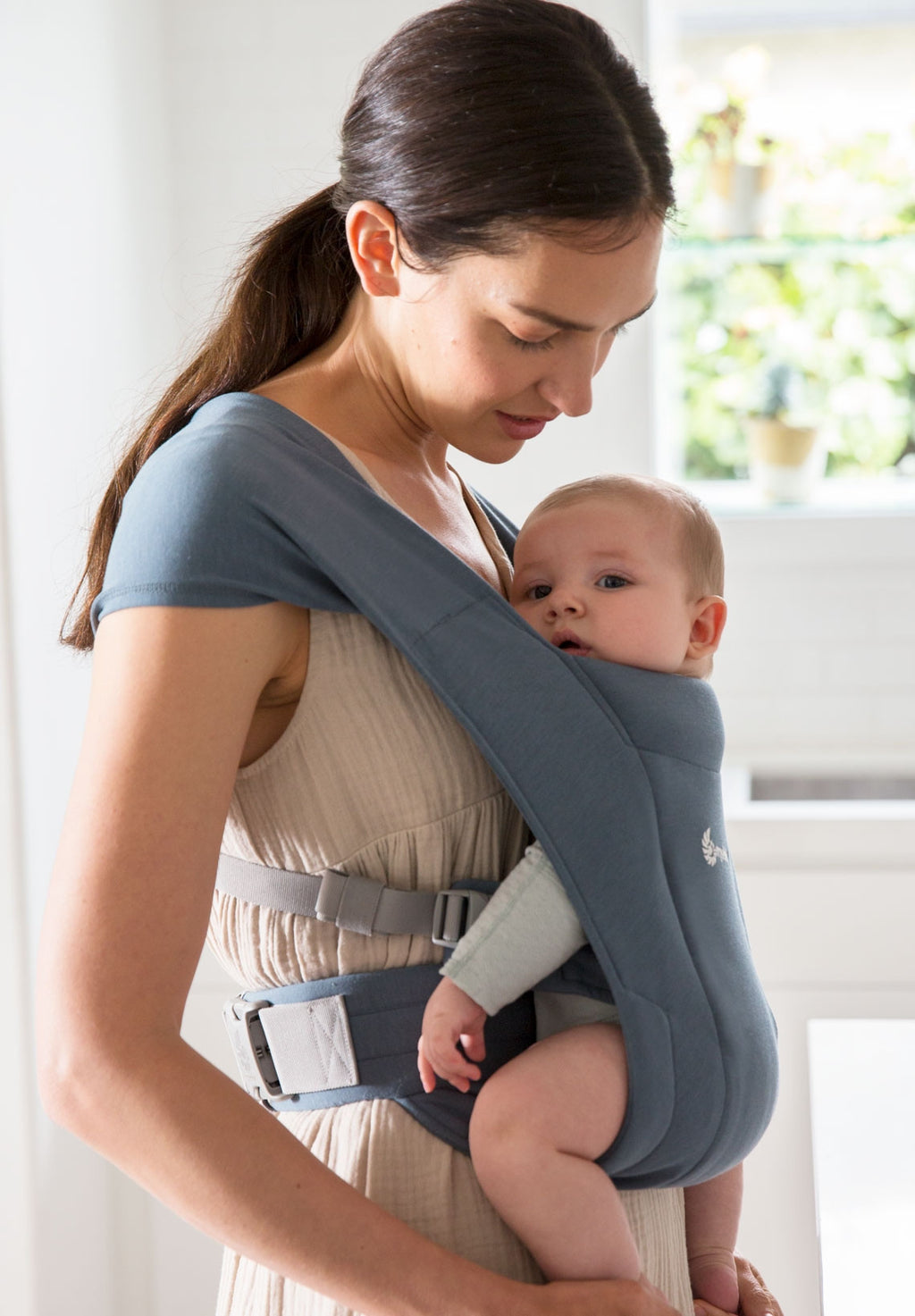 Ergobaby Embrace Carrier Oxford Blue Baby Carrier Petit Tippi Petit Tippi