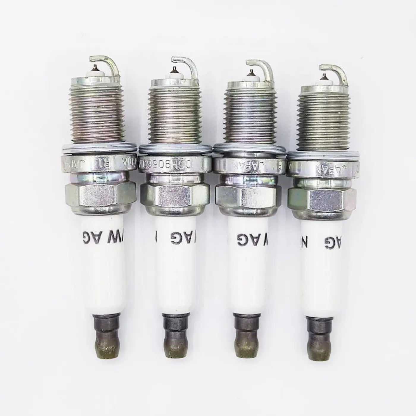4pcs Platinum Spark Plug Audi A3 A4 A5 Q5 S5 A6 R8 TT VW Passat Jetta Golf
