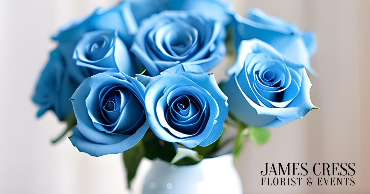 Blue rose bouquet in vase.