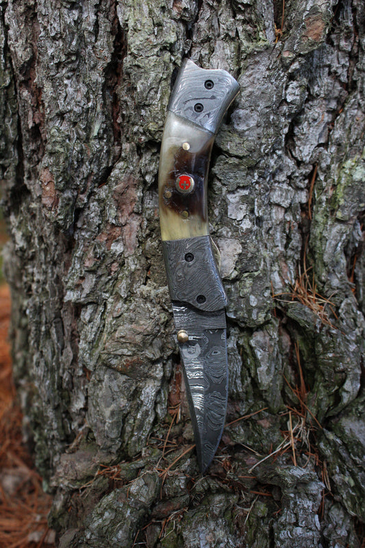 Handmade Hammered Damascus Steel Fixed Blade Knife with a Rams Horn Ha –  RainwatersEdge