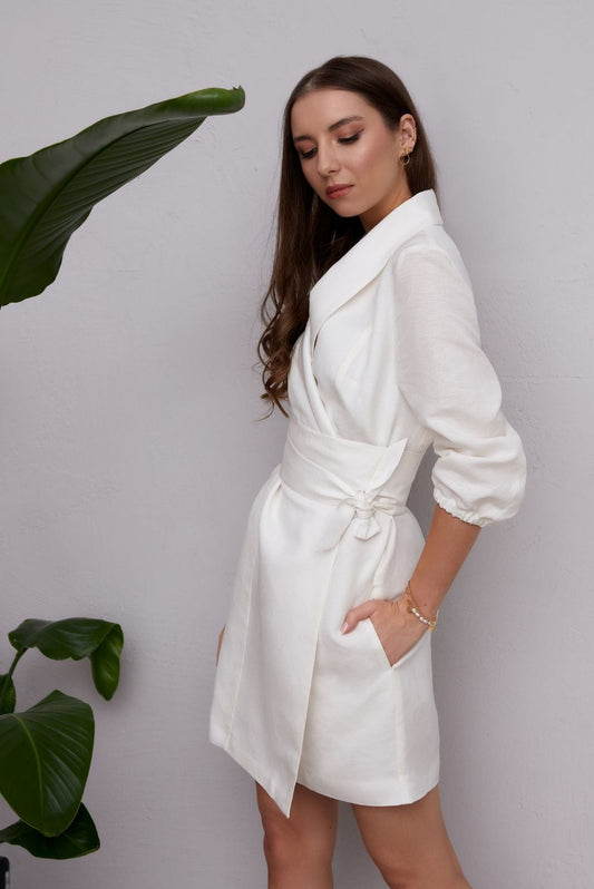 Sukienka mini z lnu z długim rękawem, biała - Holystic