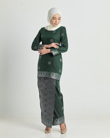 baju kurung tradisional