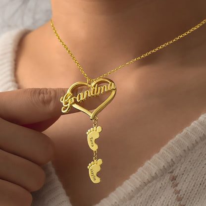 Collares con nombre grabado en forma de pies de bebé de corazón de abu sizarjewelry.com