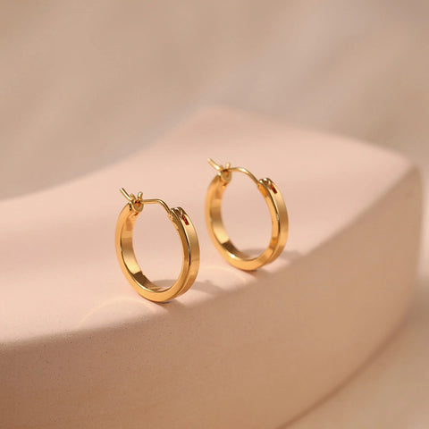 ooobag-18k-gold-dainty-huggie-hoop-earrings