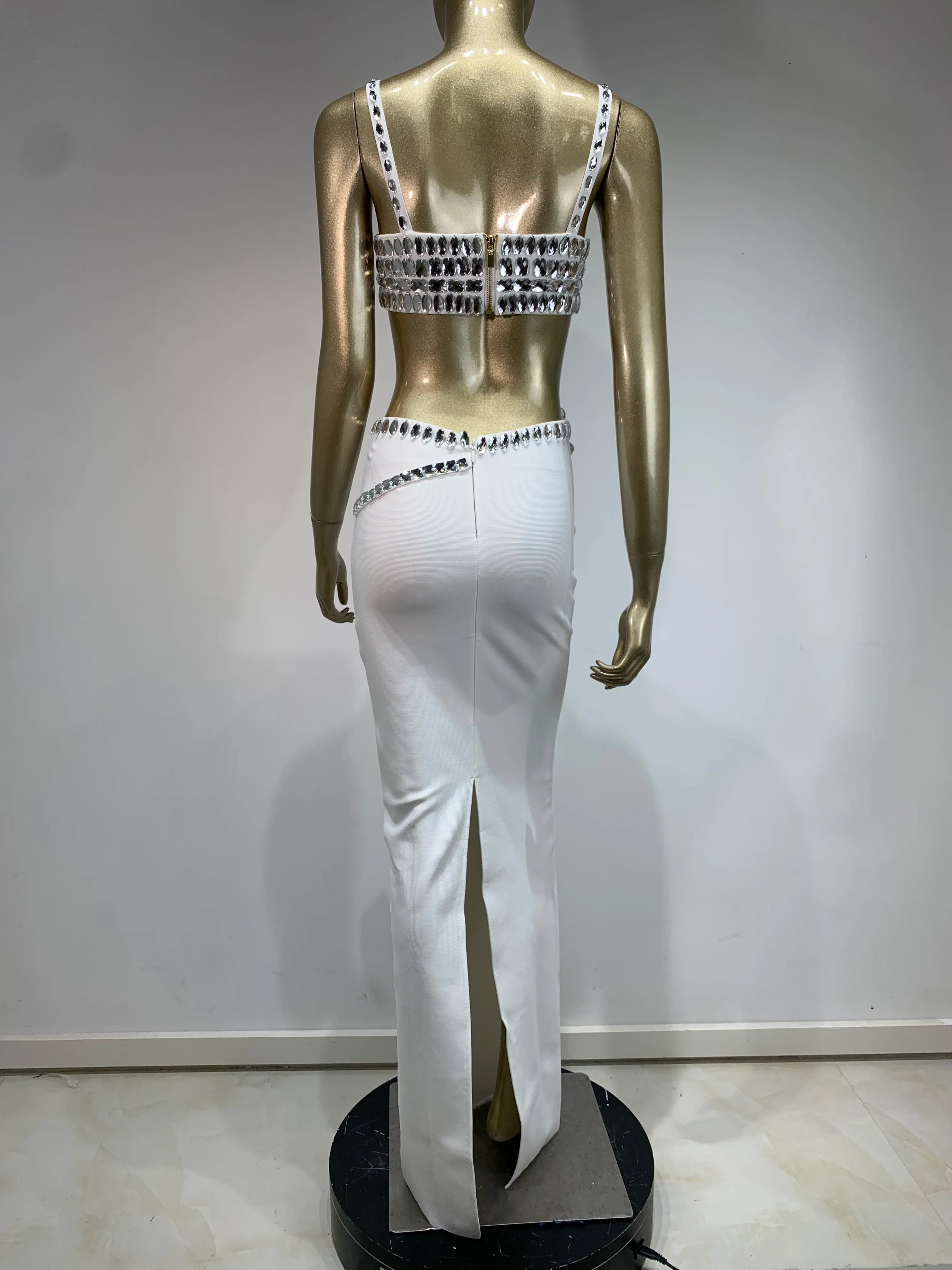Elegant White Bodycon Dress with Crystal Detail for Parties - Image 7