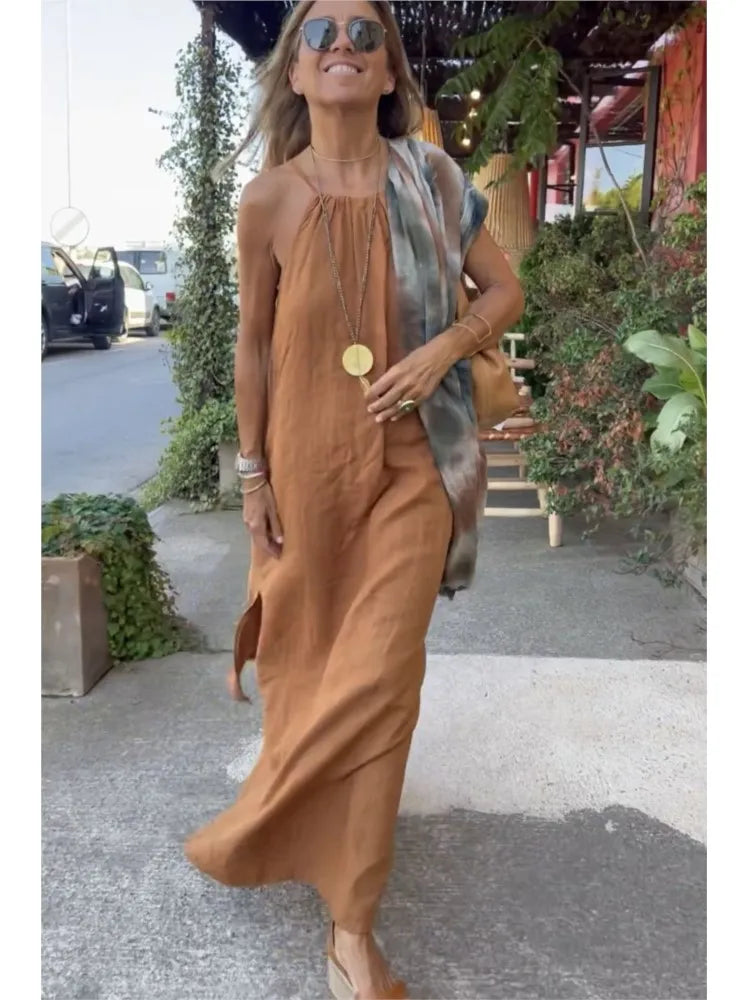 Elegant Sleeveless Halter Maxi Dress for Summer Events - Image 2