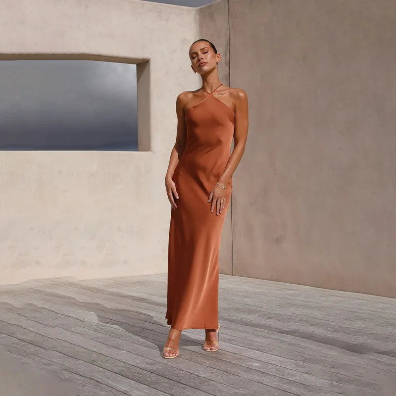 Elegant Sleeveless Halter Maxi Dress for Evening Parties - Image 31