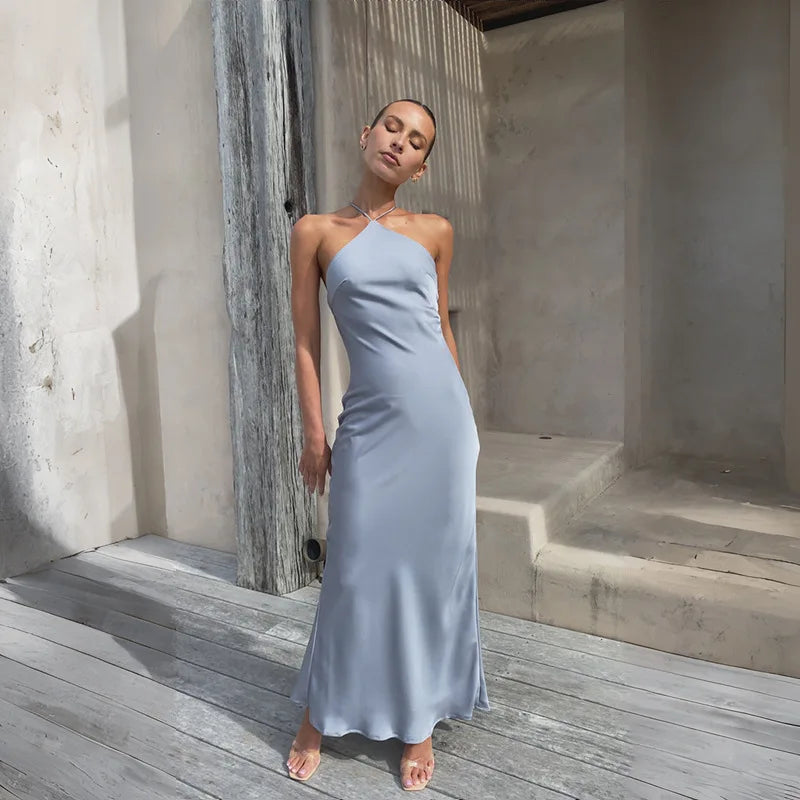 Elegant Sleeveless Halter Maxi Dress for Evening Parties - Image 34